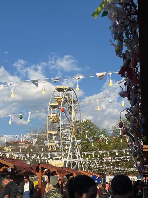 Spring festival draws crowds to Sofia waterfront promenade