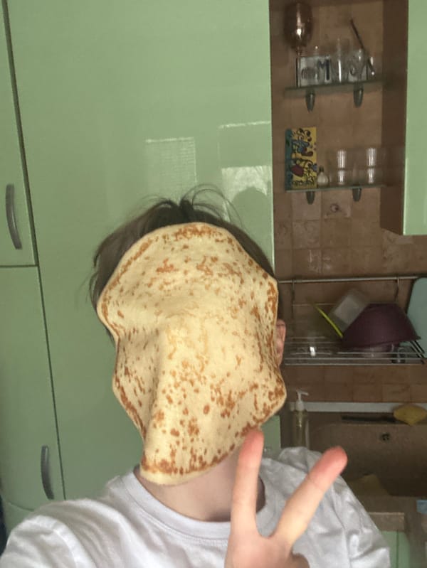 Moscow resident's snowy morning routine captured in apartment