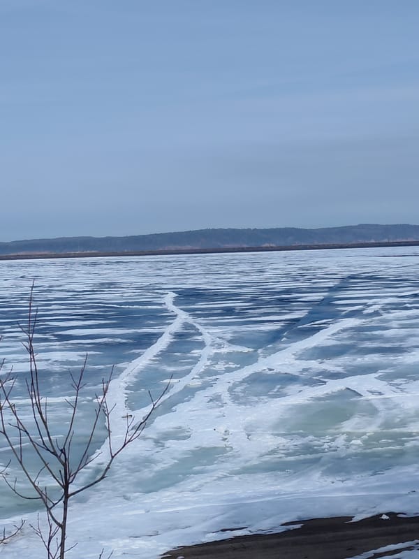 Spring ice breakup documented along Chaikovsky Russia waterfront