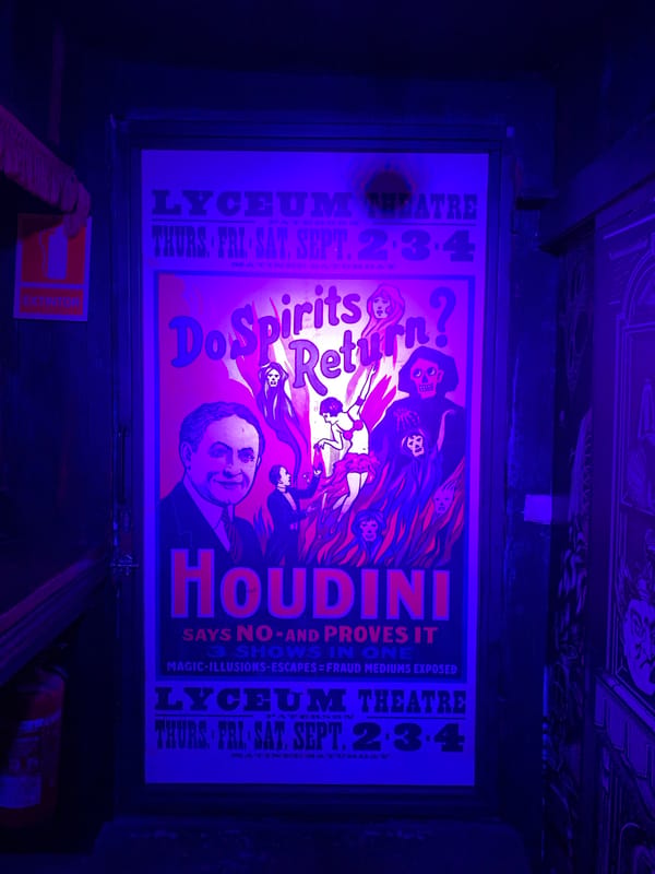 Barcelona nightlife scenes captured: Houdini poster and club entrance