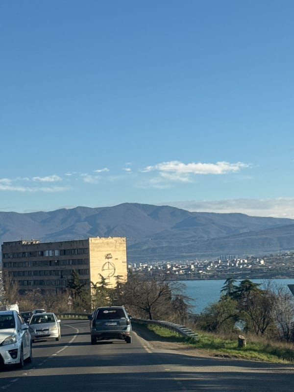 Driver captures roadside views during morning commute through Tbilisi