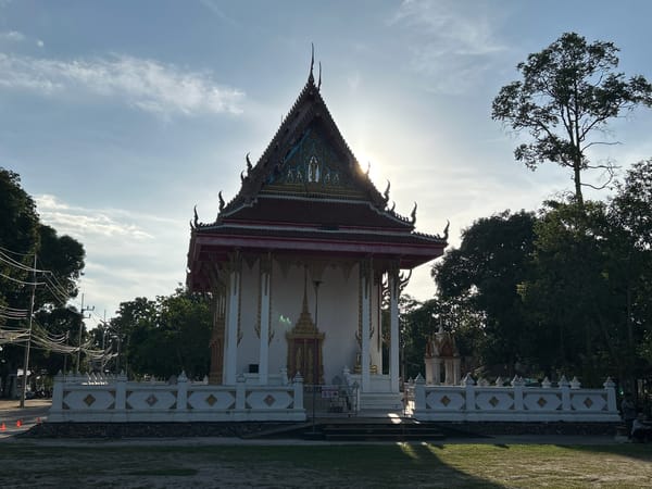 Tourist documents temples, monks, businesses across Koh Phangan island