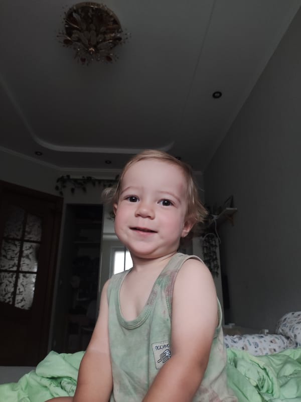 Rainy morning scenes and indoor moments in Chaikovsky, Russia