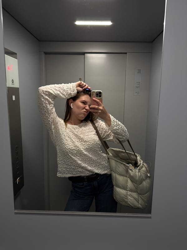 Woman takes elevator selfie in Belgrade suburb