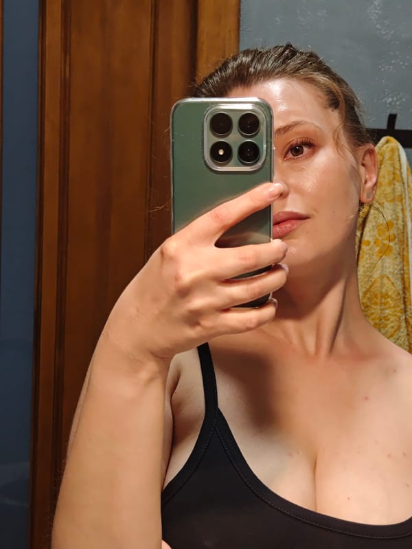 Woman Takes Bathroom Selfie in Ivano-Frankivsk