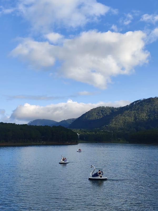 Lake recreation and fishing activities documented in Da Lat