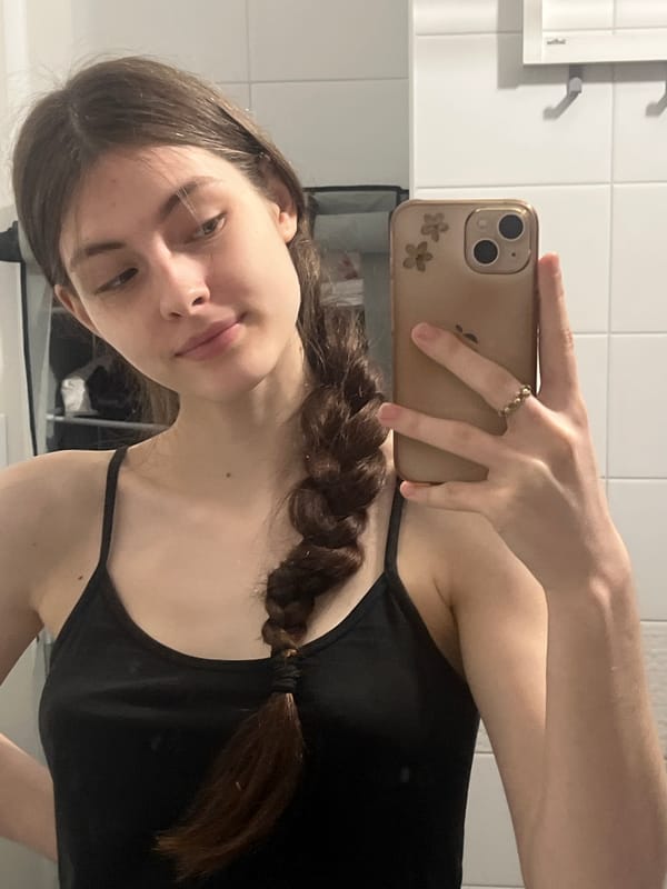 Woman documents daily activities in Saint Petersburg selfies
