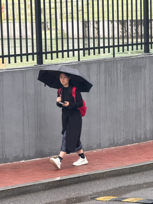 Rainy morning routine captured across Zhongtun, China food courts
