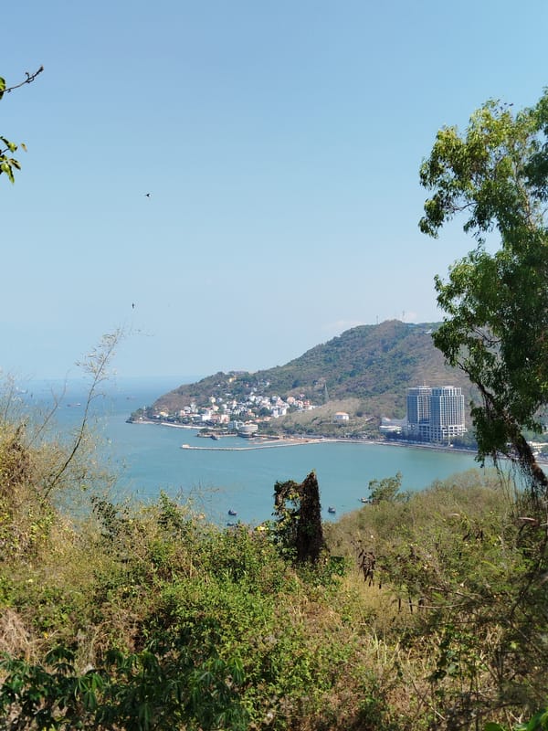 Night documentation captures diverse Ho Chi Minh City scenes