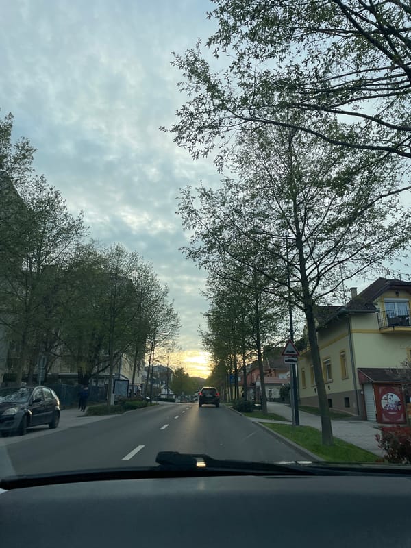 Drive through Hévíz documented with KFC passenger stop