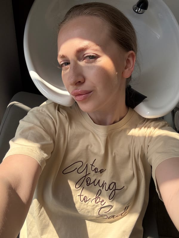 Woman documents hair salon visit in Petropavlovsk-Kamchatsky