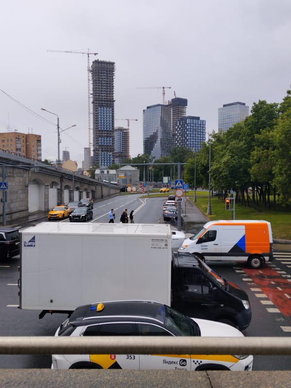 Morning street scenes captured across Moscow neighborhoods