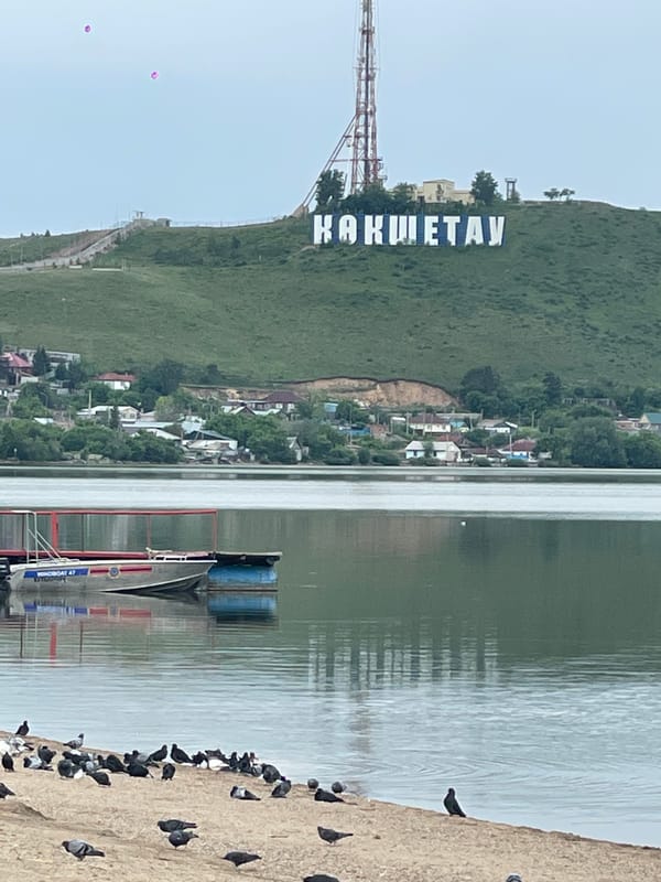 Witness documents Kokshetau cityscape, mural, construction in 6-minute span
