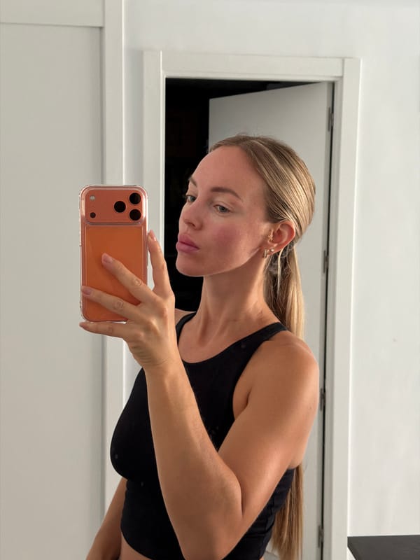 Mirror selfies and skincare in a Finestrat apartment