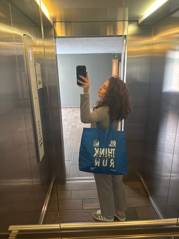 Woman takes elevator selfie in Mexico City