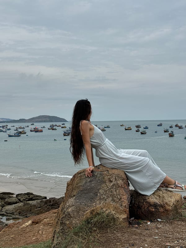 Woman visits coastal viewpoints and Buddhist temple in Mui Ne