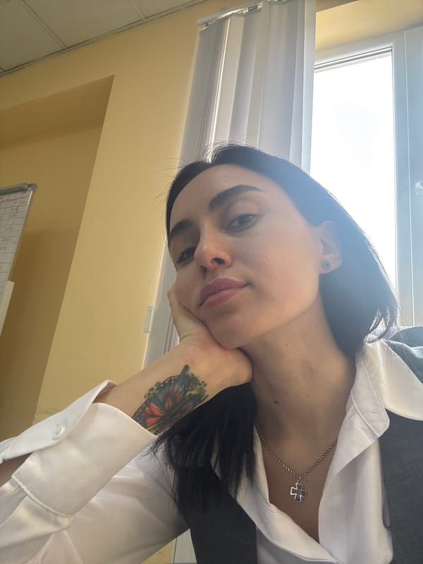 Woman documents morning activities across Tbilisi locations