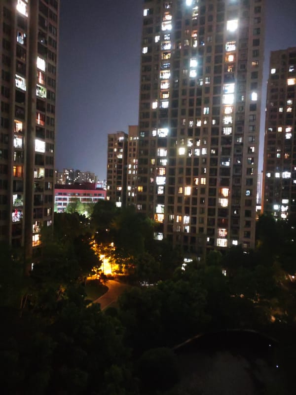 Domestic life documented in Chongqing High-tech Zone apartment