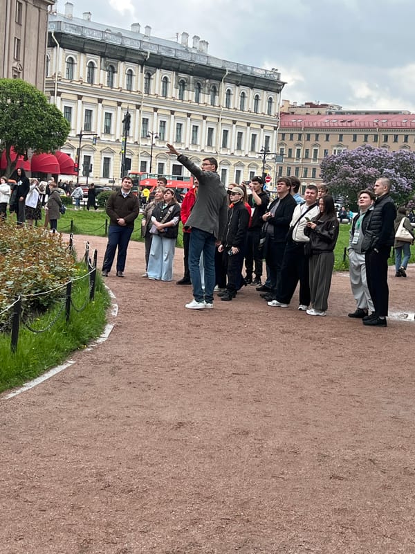 Wedding party, tourists observed near Saint Petersburg's historic landmarks