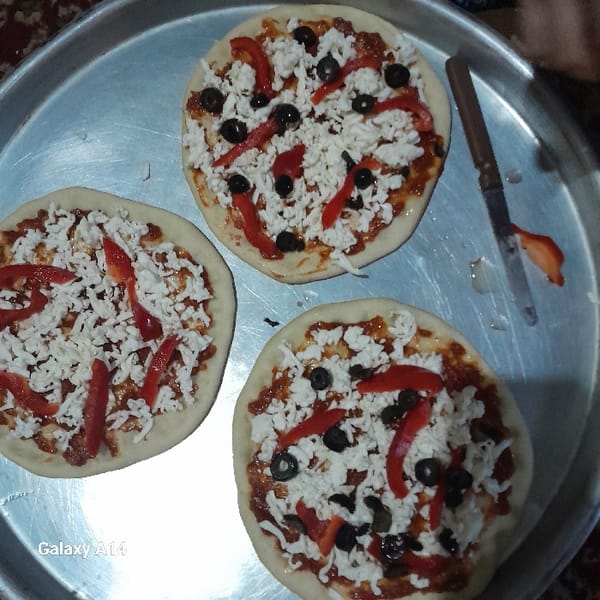 Daily life continues amid widespread destruction in Khan Yunis