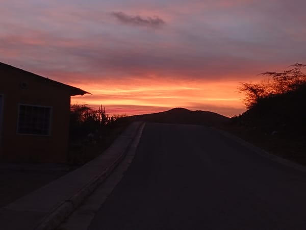Twilight scenes captured in Altagracia, Venezuela show sunset and moon