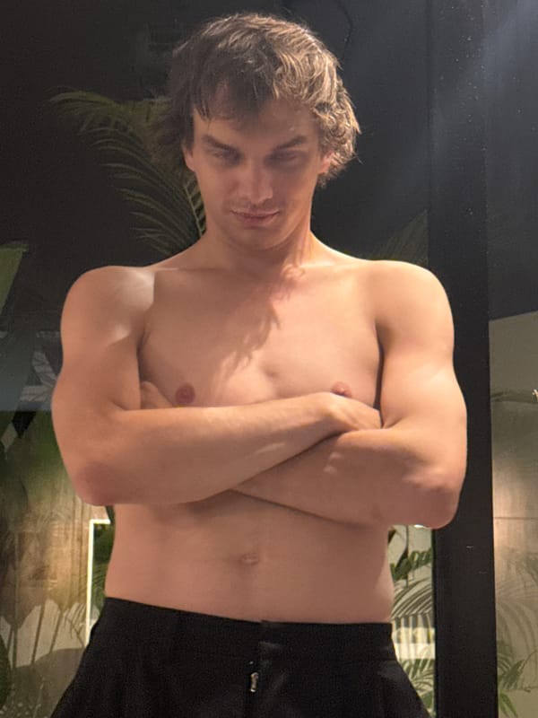 Casual moments captured in Kuta Selatan resort area