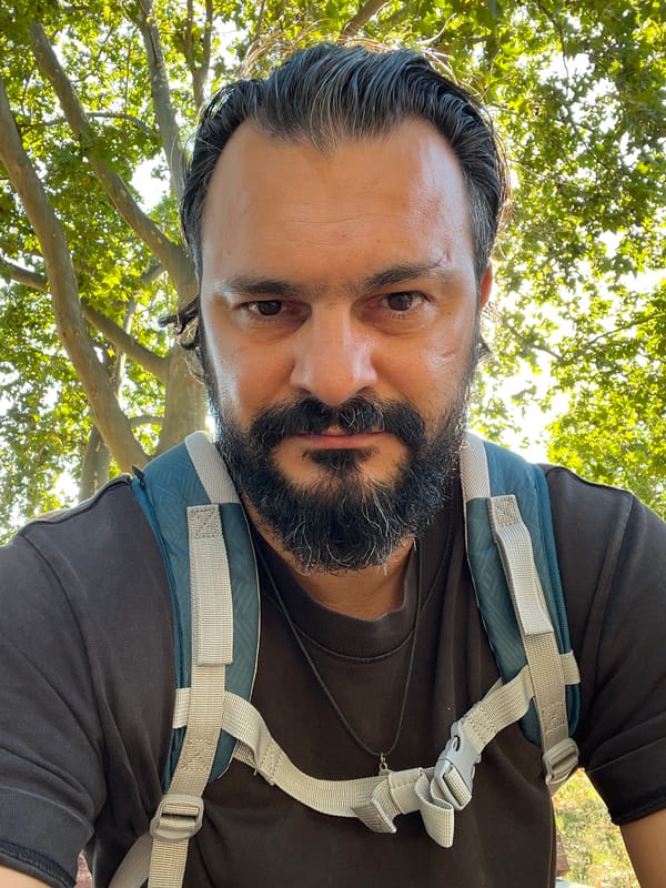 Upside-down outdoor selfie in Mollet del Vallès