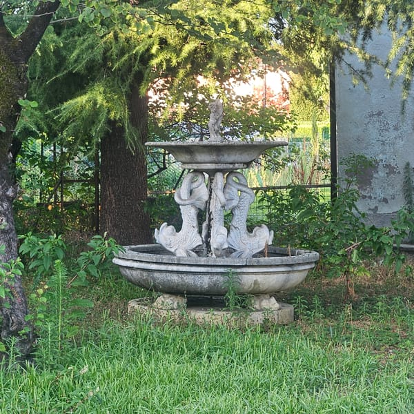 Evening stroll through Calcinate's civic and religious landmarks