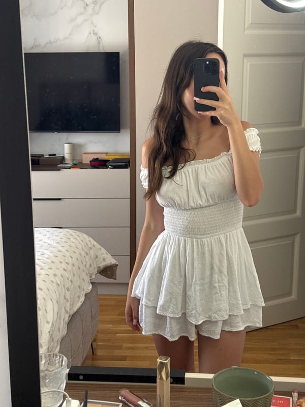 Woman Documents Beauty Routine Through Mirror Selfies and Makeup Photos