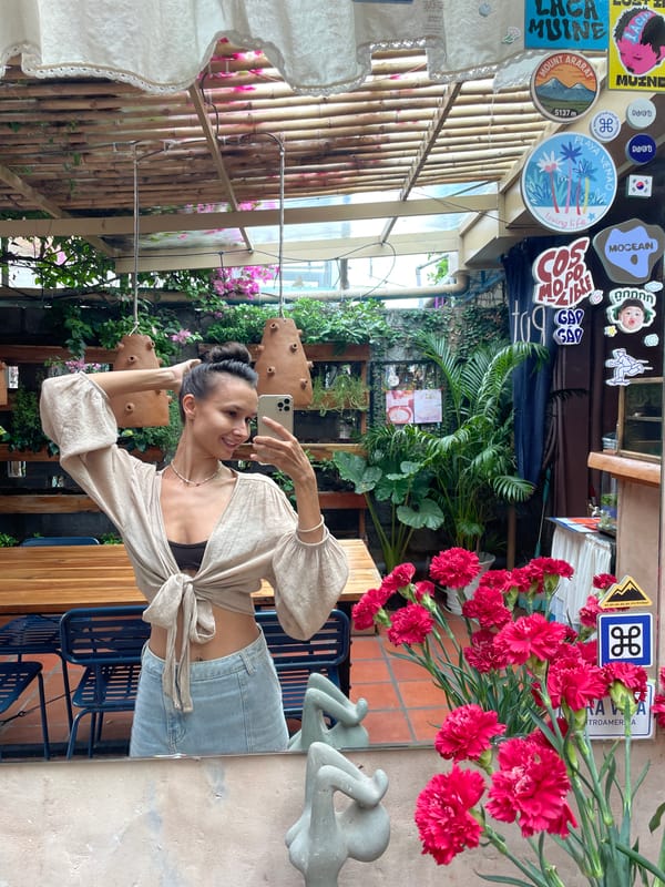 Café selfies and poolside moments in Mũi Né