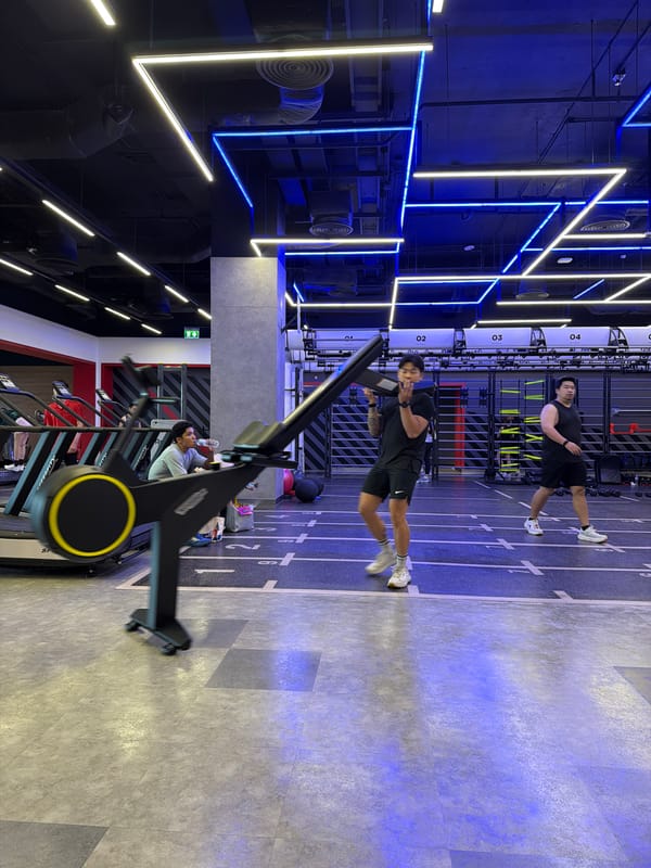 Routine workout session captured at Nong Pa Khrang gym