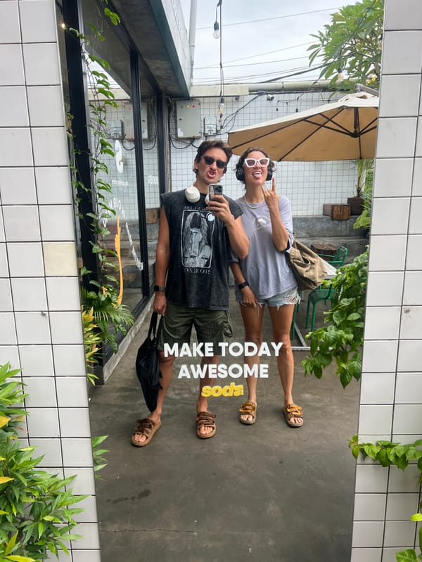 Couple takes mirror selfie in Uluwatu, Indonesia