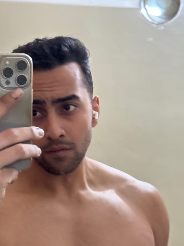 Man takes bathroom mirror selfies in Kolkata