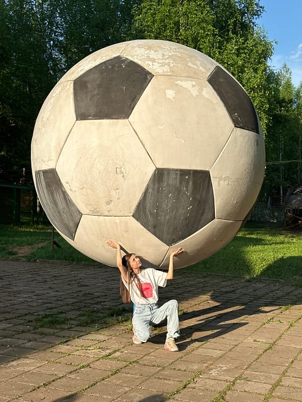 Sunday afternoon life in Izhevsk captured by visitors