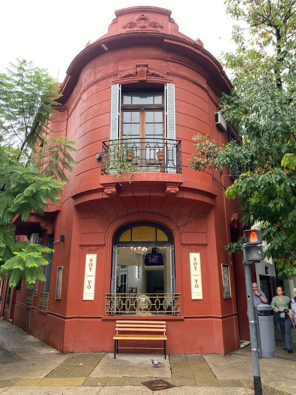 Buenos Aires resident documents daily life through architecture and portraits