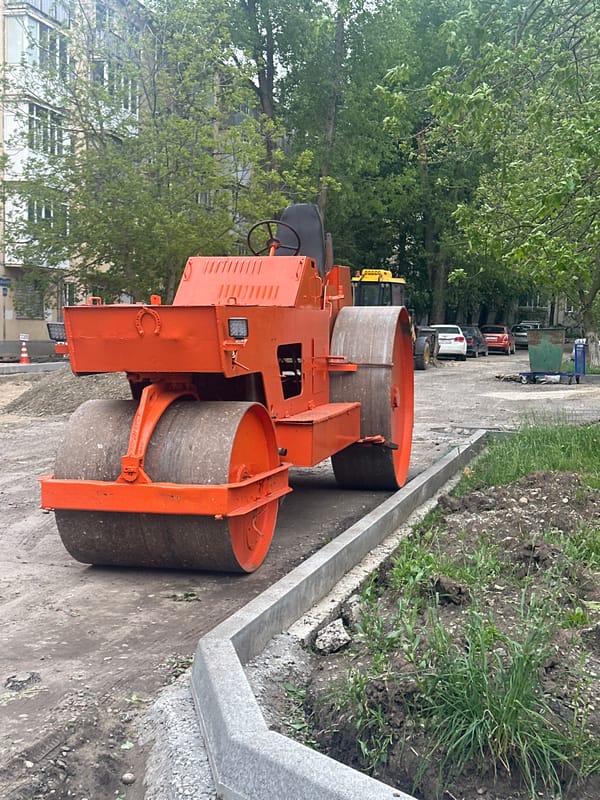 Construction equipment, tree pruning observed in Stavropol, Russia
