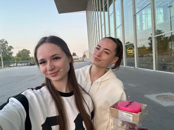 Selfies and airport arrivals at dusk