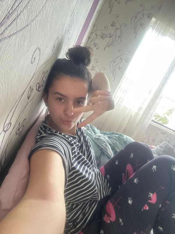 Afternoon personal activities documented in Stara Zagora apartment