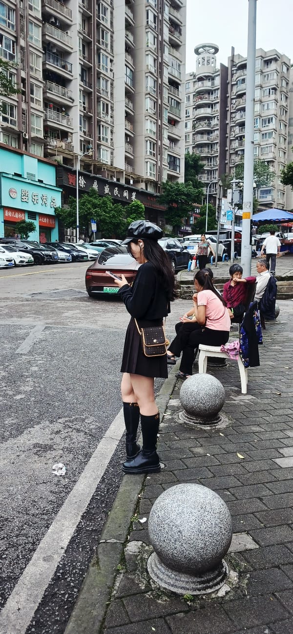 Early morning street life documented across Chongqing districts