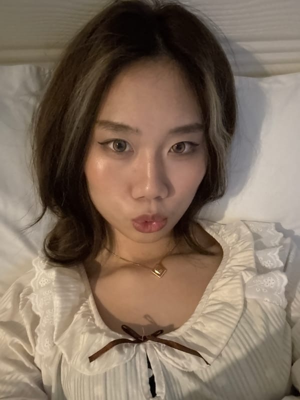 Woman takes bathroom selfie in Chenghua District, China