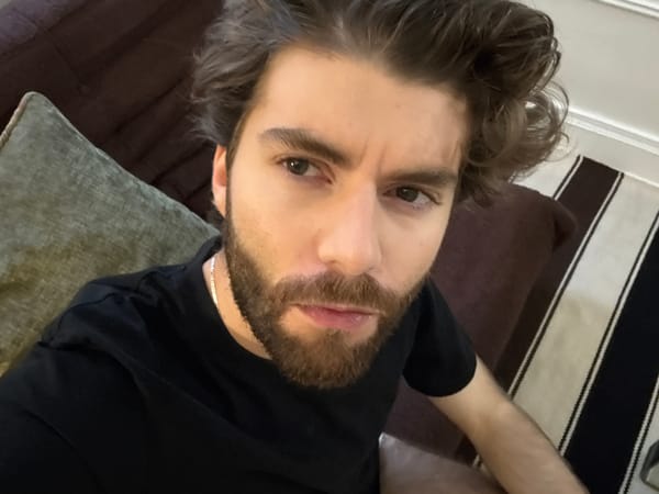 Man documented eating chia pudding during laptop session in Montreal