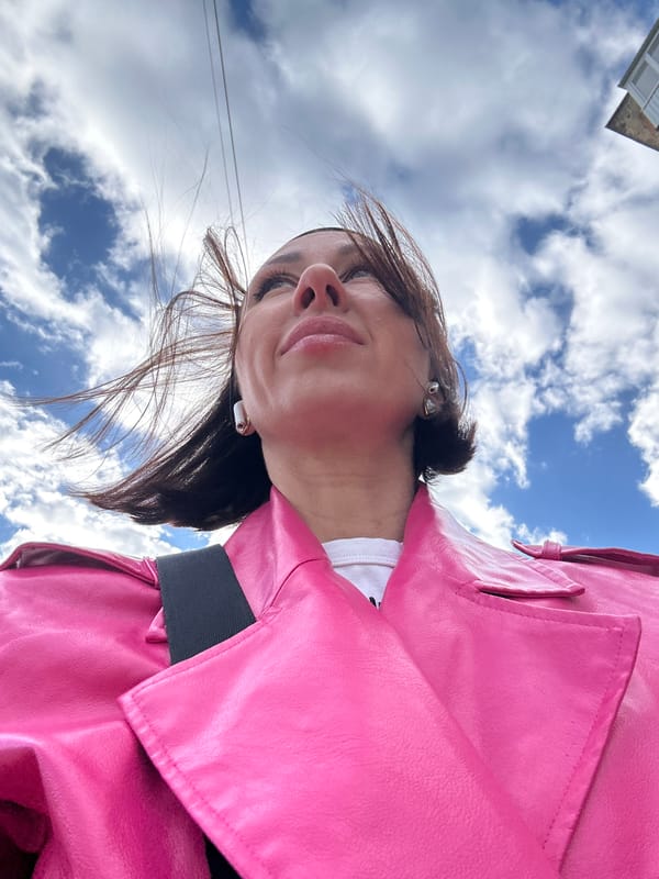 Woman documents pink-themed day out in Votkinsk, Russia