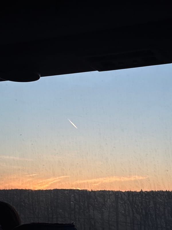 Unidentified white object spotted in sky over Novoromashkovo, Russia