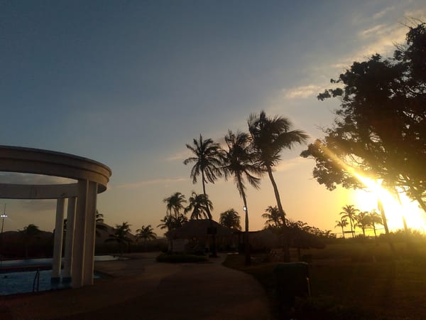 Sunset resort photography session captured in Pedro González, Venezuela