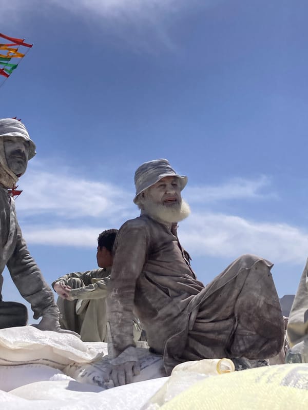 Dust-covered statue observed in Quetta, Pakistan