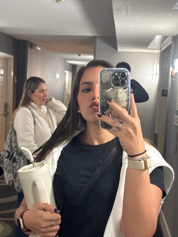 Person takes mirror selfie in San Antonio