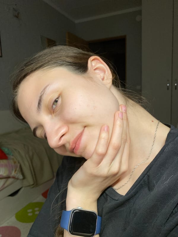 Woman photographed multiple times during work session in Votkinsk