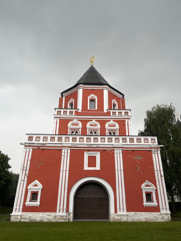 Morning tour of Moscow's historic kremlin and convent landmarks