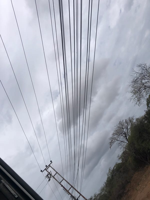 Overcast skies blanket Venezuelan communities Thursday afternoon