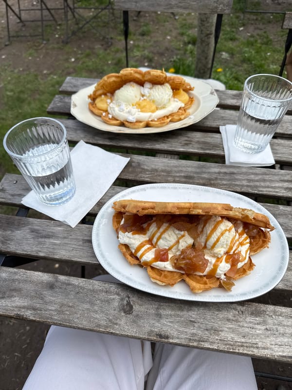 Afternoon dining and shopping observed in Linköping, Sweden